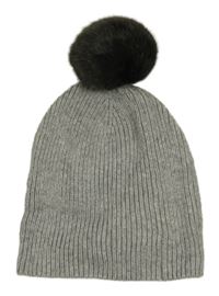 Šedá melírovaná žebrovaná pletená čepice s bambulí