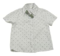 Bielo-čierna vzorovaná košeľa s motýlkom