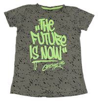 Sivé vzorované tričko s nápisom Chapter young