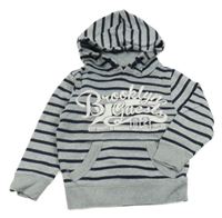 Sivo-tmavomodrá pruhovaná mikina s nápisom a kapucňou C&A