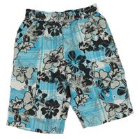 Světlemodro-sivo-čierne kvetované plážové kraťasy