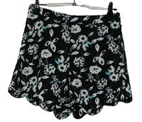 Dámské černé květované sukňové kraťasy George 