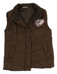 Hnedá šušťáková zateplená vesta so srdcem