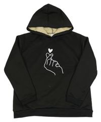 Černá zateplená mikina s potiskem a kapucí 