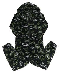 Čierna chlpatá kombinéza s ovladači a kapucňou