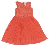 Korálové šaty s čipkou a plisovanou sukní C&A
