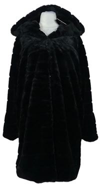 Dámsky čierny kožušinový kabát s kapucňou
