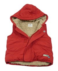 Červená šusťáková zateplená vesta s nášivkou a kapucí Next