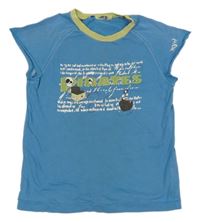 Modro-okrové melírované tričko s nápismi a pirátskou lodí a pokladem