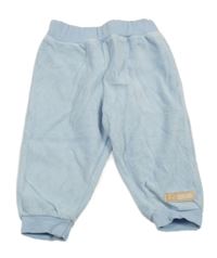 Svetlomodré zamatové tepláky s nášivkou