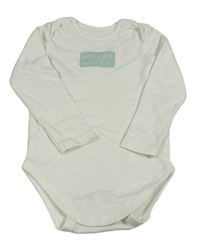 Bílé body s nápisem C&A