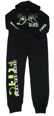 Černá tepláková kombinéza s PS ovladačem 