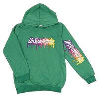 Zelená mikina s nápisom a kapucňou