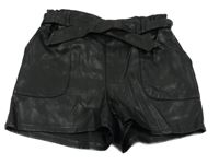 Černé koženkové kraťasy s páskem Primark