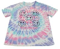 Bielo-ružovo-fialovo-azurové batikované tričko so smajlíkmi SHEIN