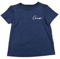 Tmavomodré športové tričko s nápisom