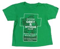 Zelené tričko s potlačou s nápismi