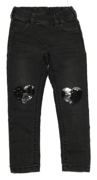 Antracitové džegíny se srdíčky z překlápěcích flitrů C&A
