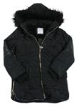 Černý šusťákovo/koženkový zimní kabát s kapucí F&F