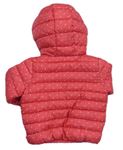 Ružová bodkovaná á šušťáková prešívaná ľahká zateplená bunda s nápisom a kapucňou