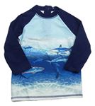 Světlemodro-b ílo-modro-tmavomodré UV triko se žraloky 