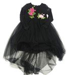 Černé krajkované šaty s kytičkami a tylovou sukní  