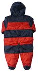 Červeno-modrá šušťáková zimná kombinéza s pruhmi a číslom a kapucí + rukavice zn. M&S