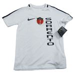 Bílé sportovní funkční tričko s nápisem Nike