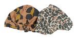 2x čepice - starorůžovo-šedá vzorovaná turbanová čepice + bílo-šedá s leopardím vzorem Next