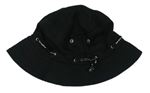 Černý šusťákový klobouk
