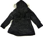 Černý zimní kabát s kapucí s chlupem zn. F&F